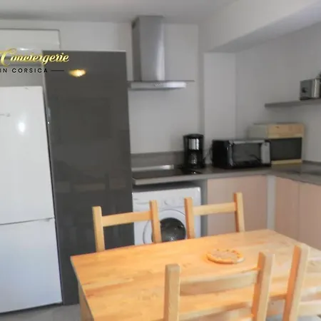 Petite Maison Independante Vue Mer 5 Min Plage شقة *